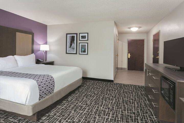 Room 27 of 41