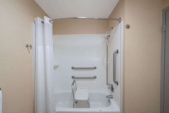 Room 14 of 25