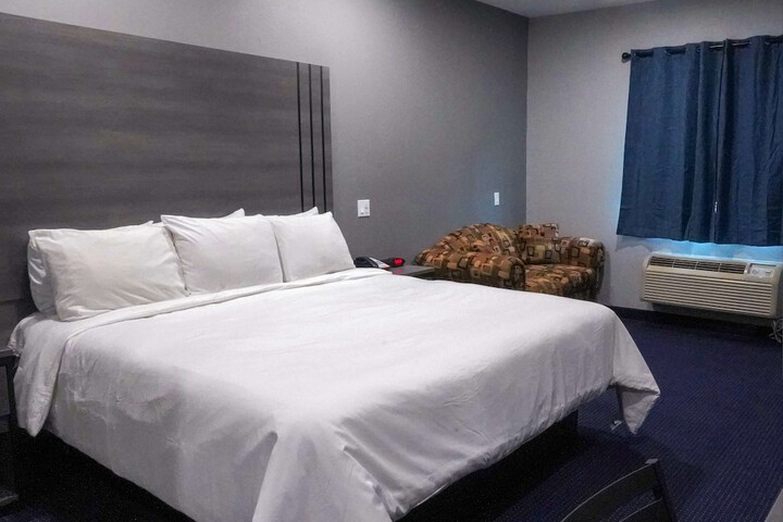 Room 12 of 26
