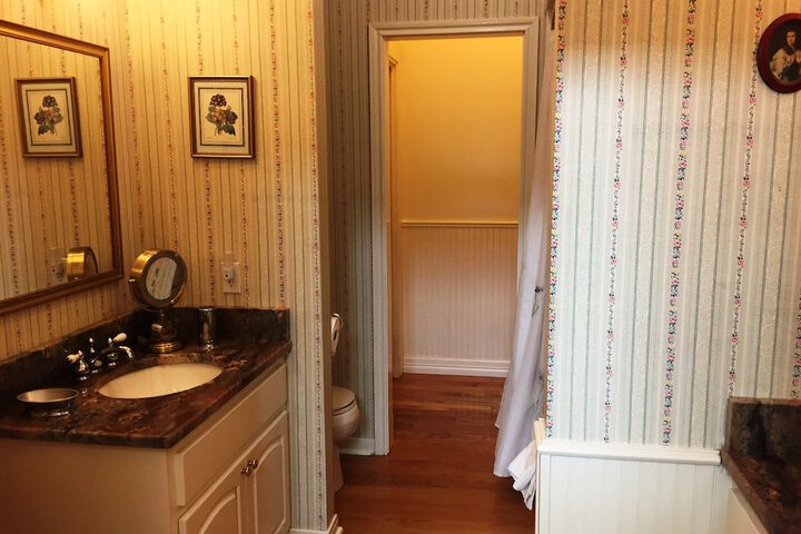 Room 48 of 65