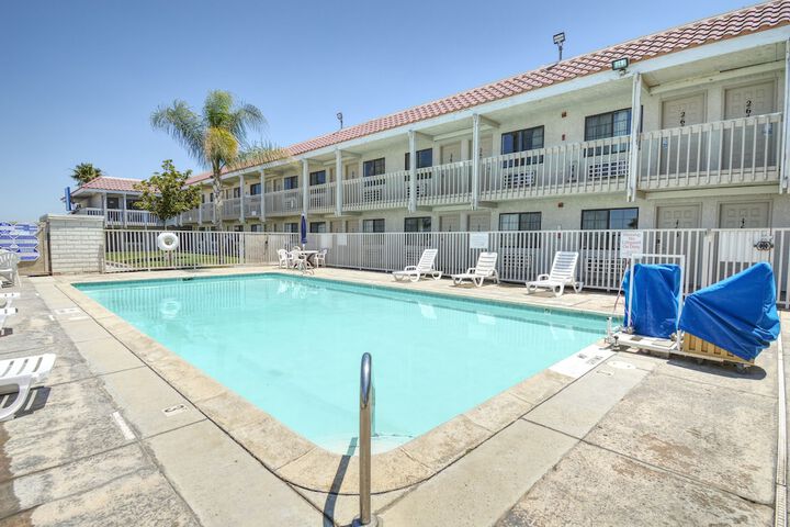 Pool 2 of 24