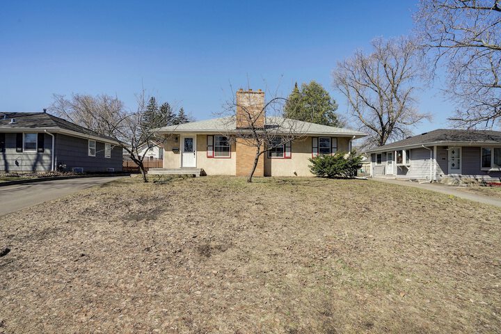 Inviting Minneapolis Vacation Rental w / Game Room!