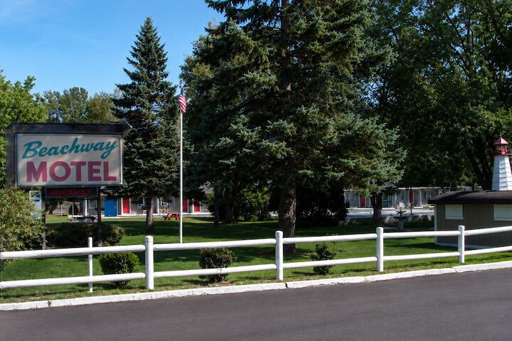 BEACHWAY MOTEL
