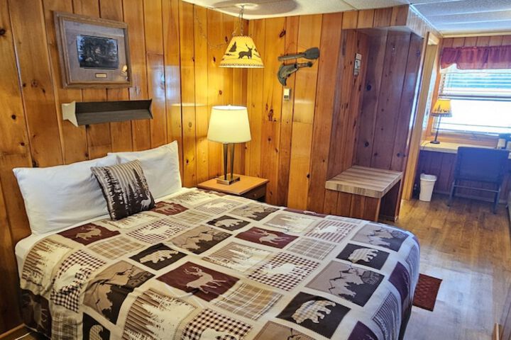 Lakeshore Motel Ice Lake