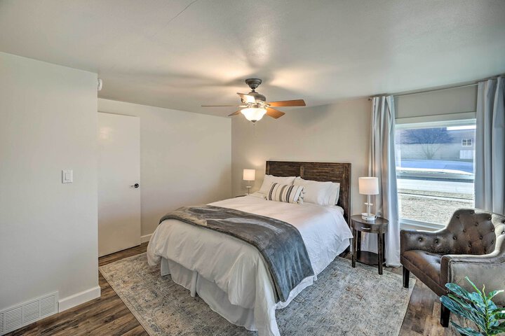 Sioux Center Split-level Home w / Game Room!