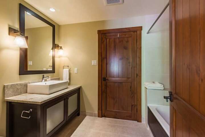 Room 13 of 18