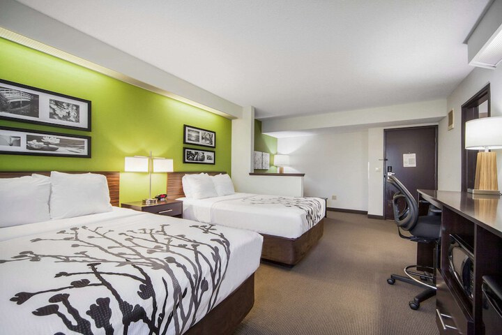 Room 10 of 37