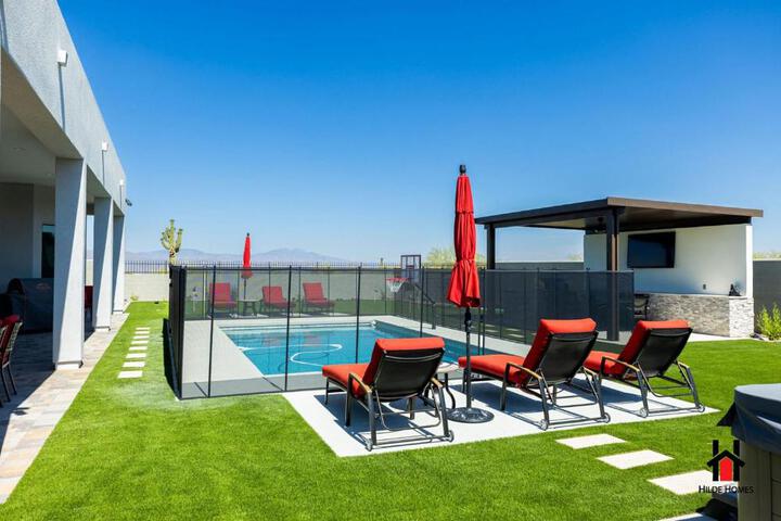 Peaceful Getaway to a New Custom-Built Luxury Home