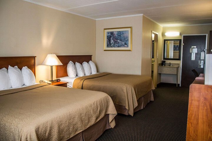 Room 7 of 25