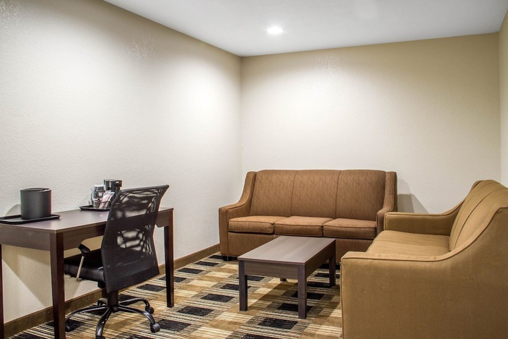 Room 27 of 51