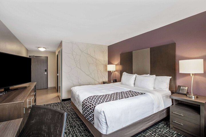 Room 16 of 30