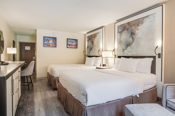 Cottonwood Suites Savannah Hotel & Conference Center
