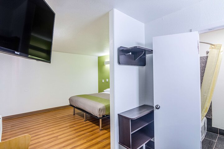 Room 22 of 31