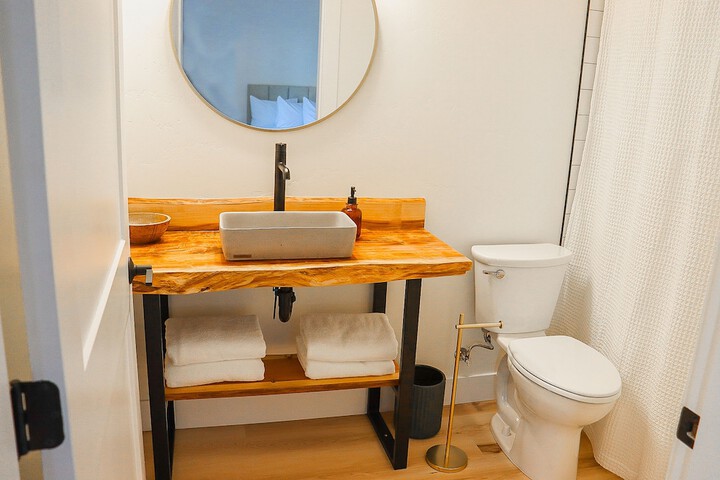 Room 5 of 25