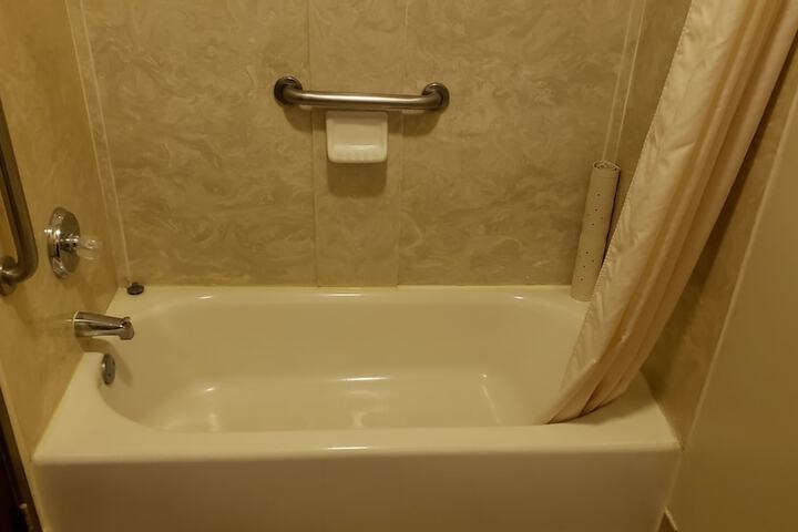 Room 8 of 25