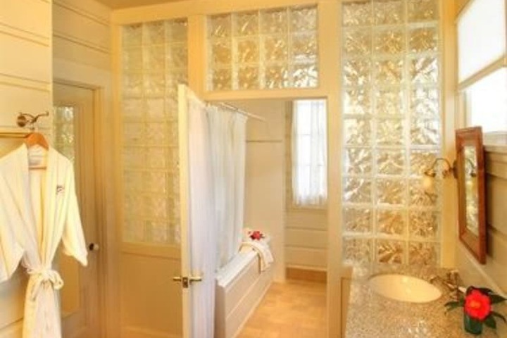 Camellia Inn