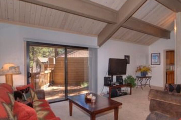 Spacious 3 North Shore Townhome 3 Br Townhouse by RedAwning