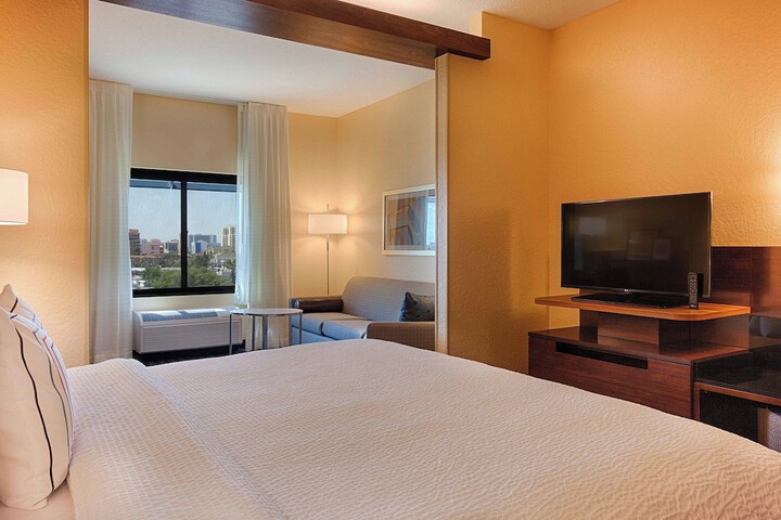 Room 19 of 28