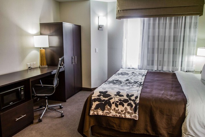 Room 14 of 38