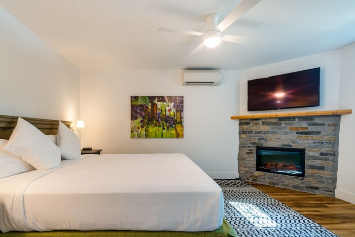 Room 42 of 106
