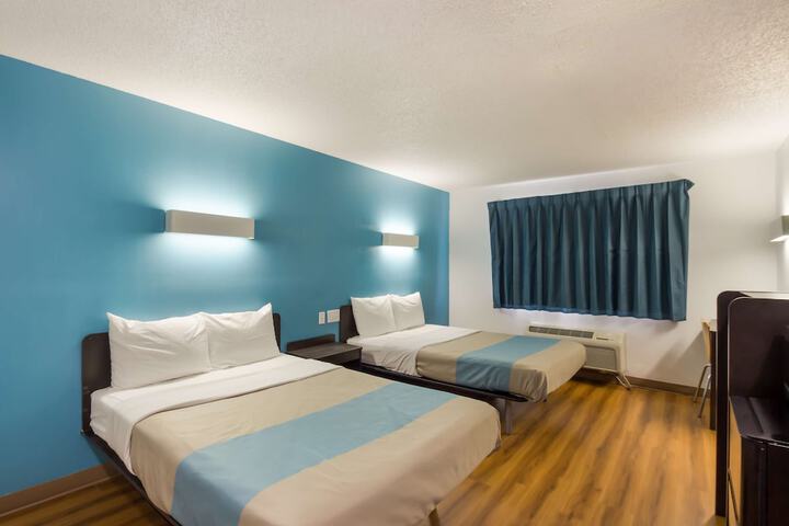 Motel 6 Rothschild WI