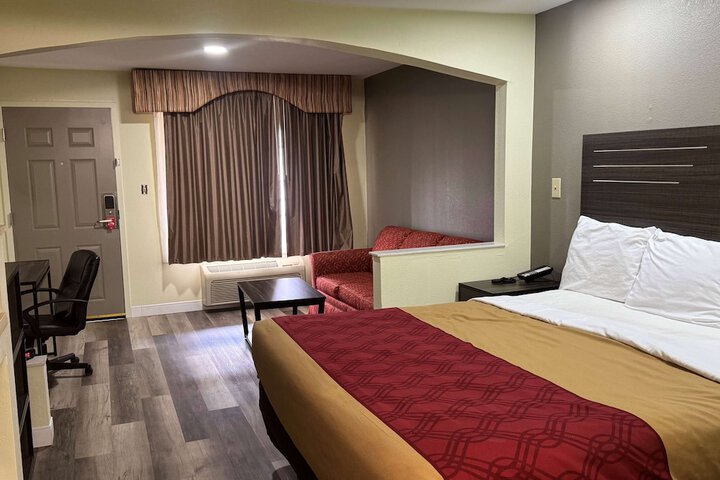 Room 10 of 11