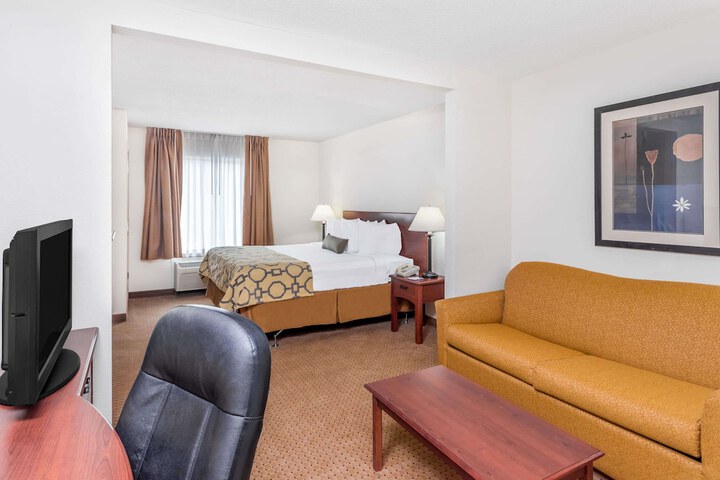 Room 11 of 16