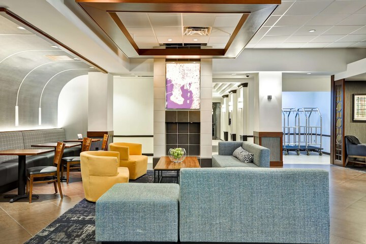 Hotel Interior 10 of 40