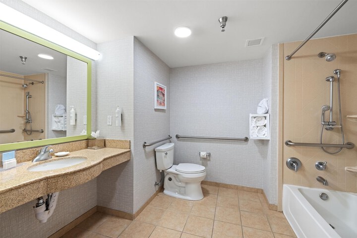 Hampton Inn & Suites Madera
