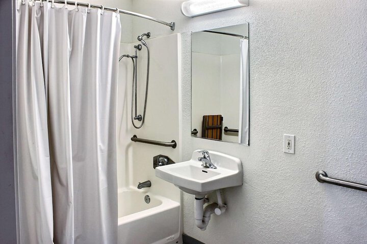 Room 19 of 27