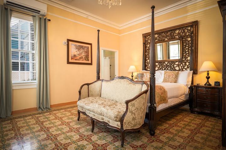 Southernmost House - Adult Exclusive