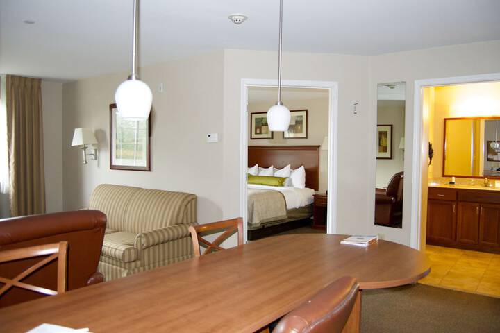 Room 13 of 26
