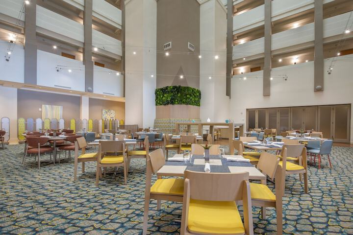 Dining 76 of 91