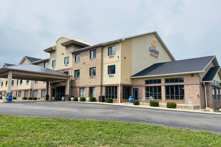 Comfort Suites Plymouth near US-30