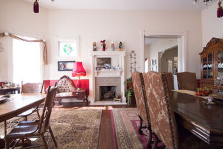 Munzesheimer Manor Bed & Breakfast
