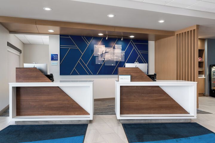 Holiday Inn Express & Suites Stevensville Benton Harbor by IHG