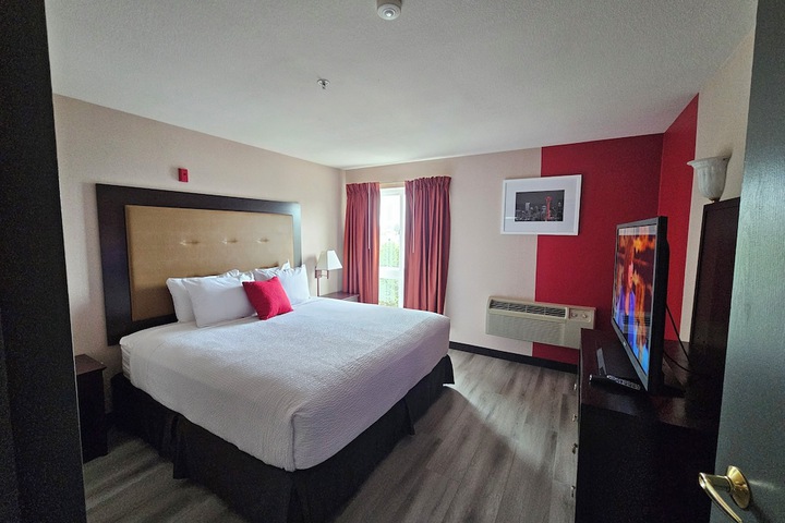Room 6 of 15