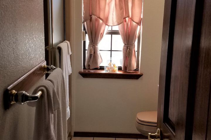 Room 11 of 22