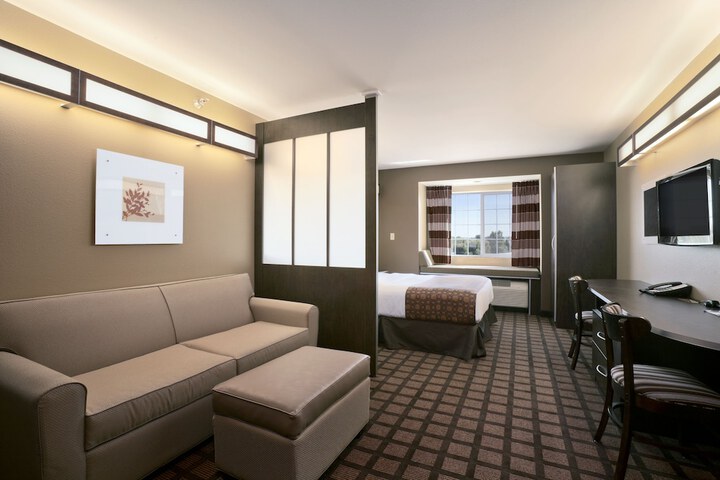 Room 6 of 23