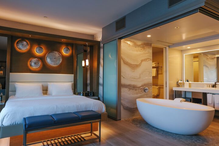 Shade Hotel