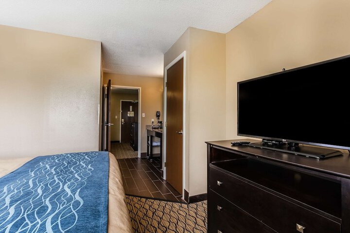 Room 34 of 65