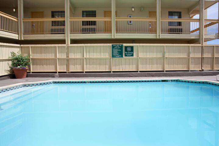 LA QUINTA INN BY WYNDHAM DENVER CENTRAL