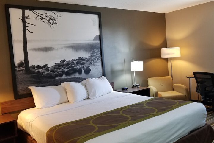 Room 9 of 20