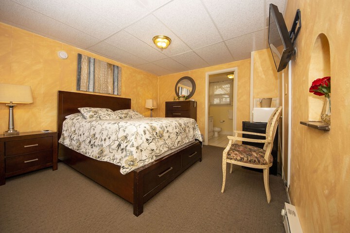 Room 60 of 76