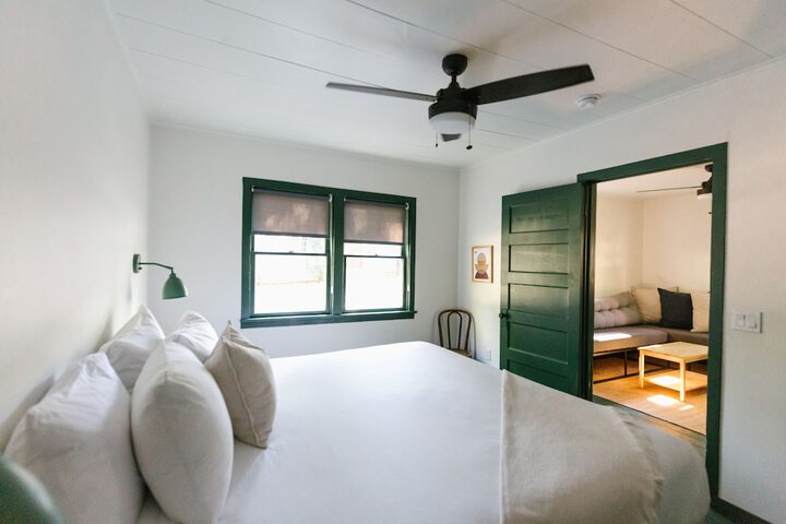 Room 48 of 59