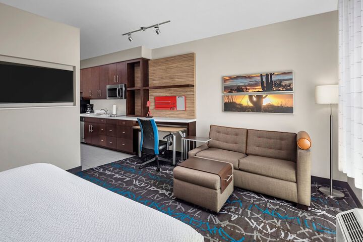Room 33 of 48