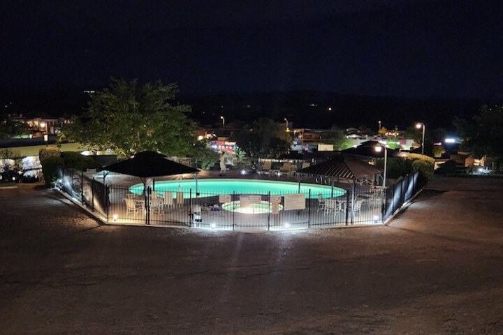 Pool 10 of 62