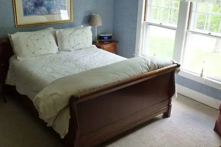 THE TRUMBULL HOUSE BED AND BREAKFAST