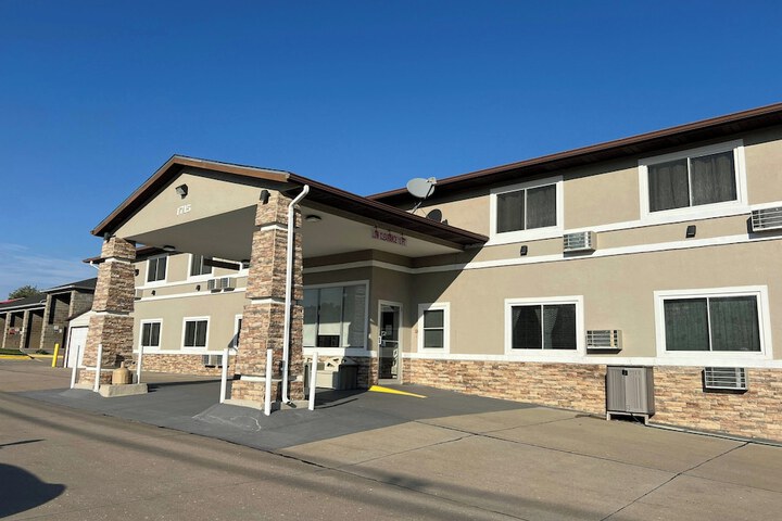 Deluxe Inn