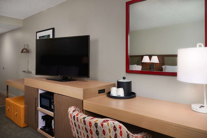 Room 16 of 36